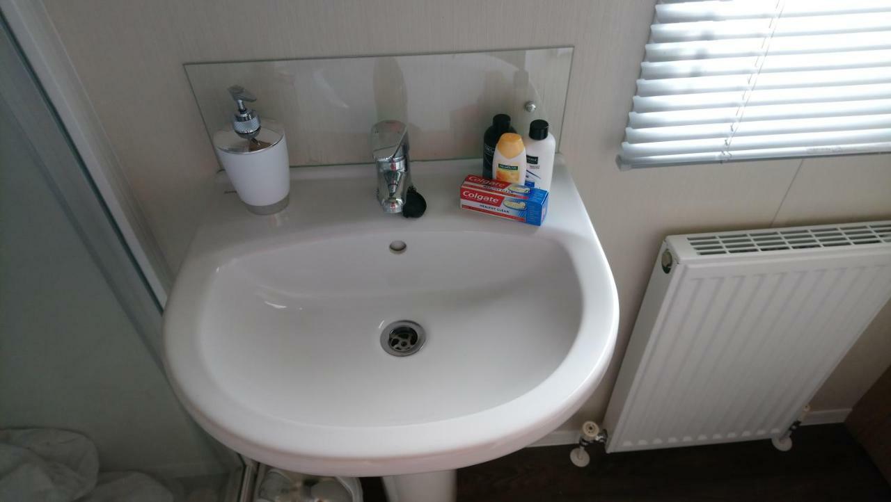Bude Caravan Caromax - Families And Couples Only Exteriér fotografie
